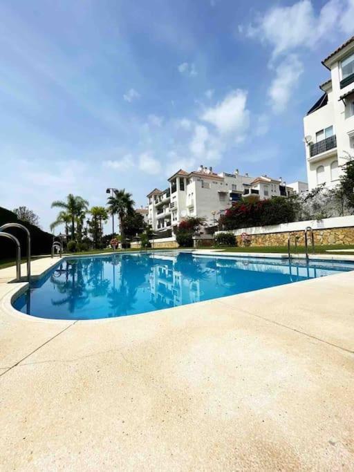 Apartemen 2br, 1bth Flat Near Puerto Banus